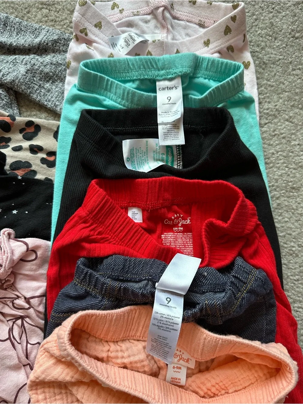 Mixed brands 14 piece baby girl clothing lot Size: 6-9 months
